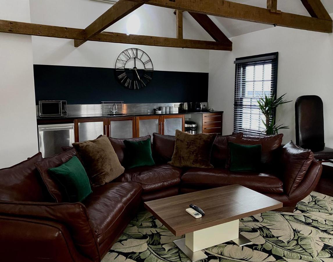 The Cawdor Hotel Llandeilo Bagian luar foto