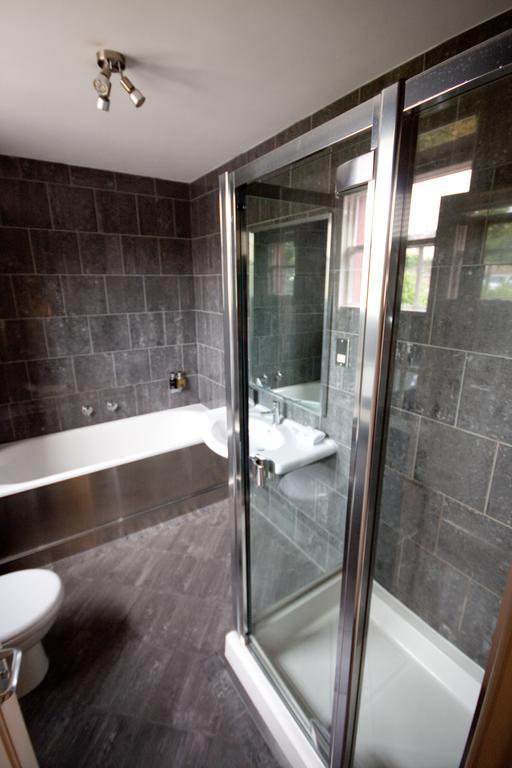 The Cawdor Hotel Llandeilo Bagian luar foto