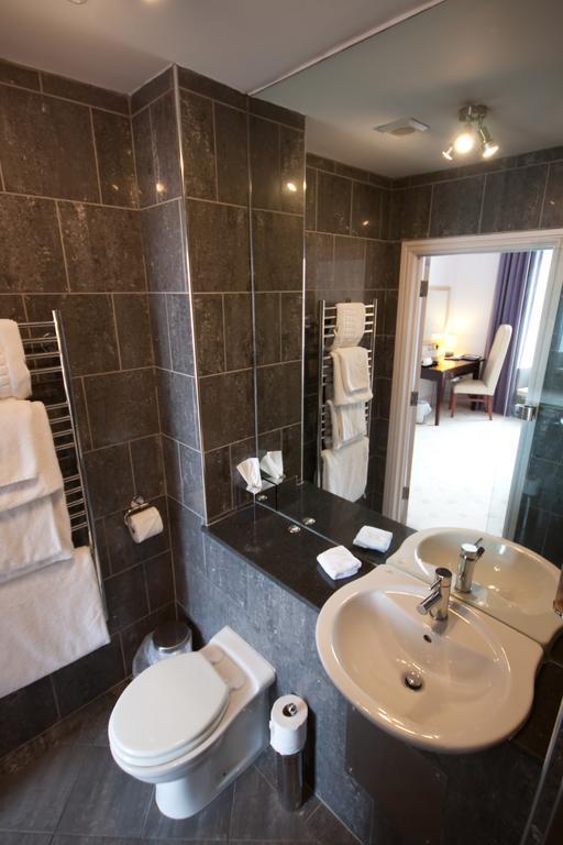 The Cawdor Hotel Llandeilo Bagian luar foto